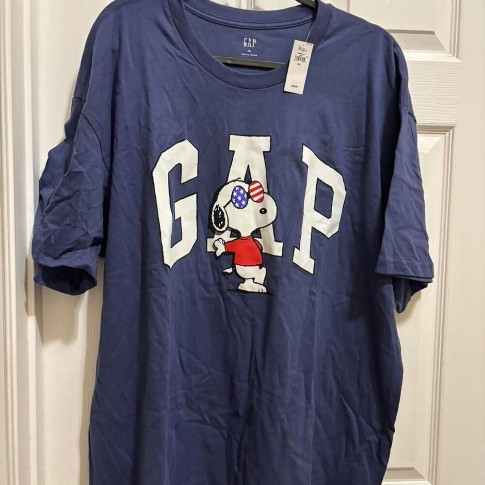 Gap Men's Blue and Navy T-shirt